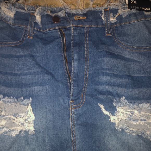 Bermuda Shorts - Picture 1 of 3